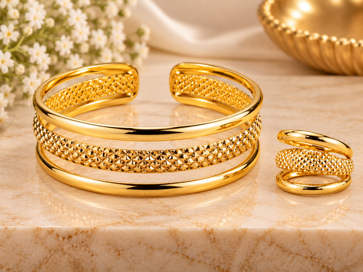 Navanya Luxe Textured Gold Cuff